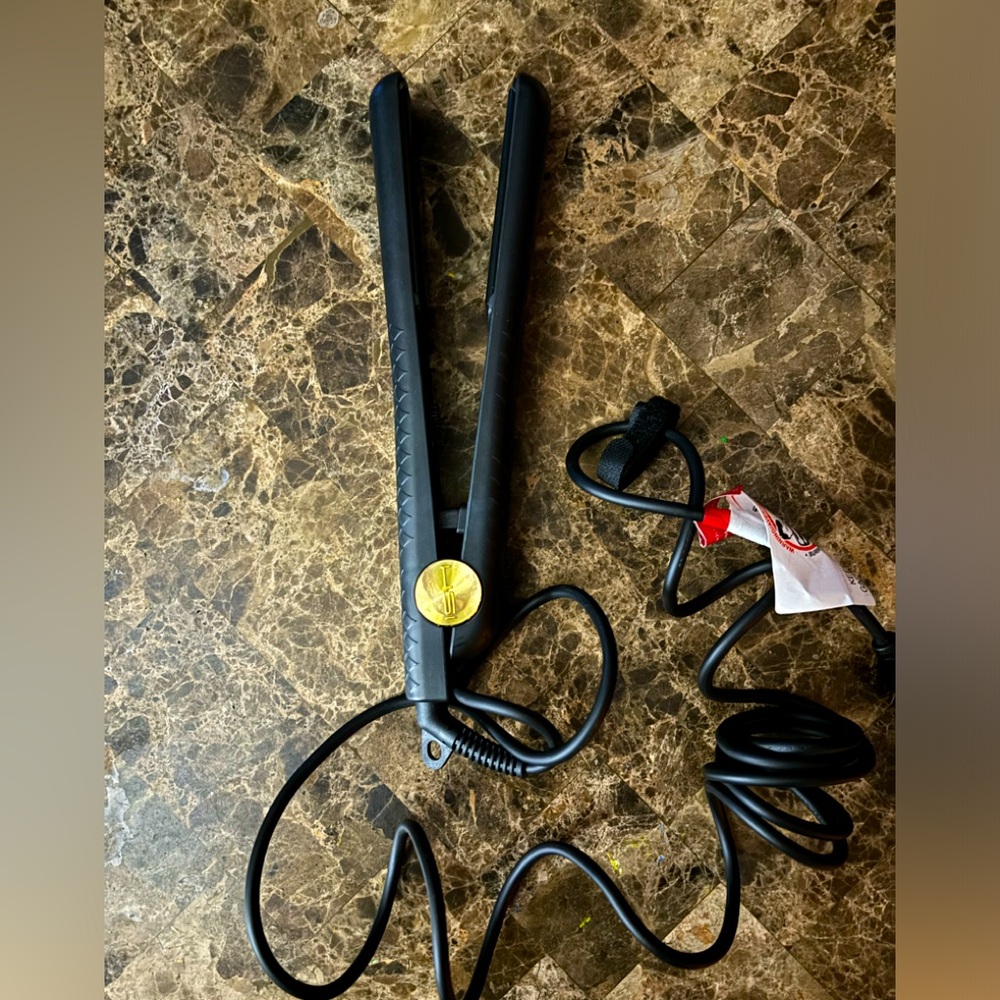 Hair straightener